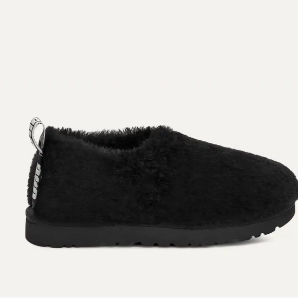 Ugg Classic Cozy Bootie in Black Size 7 New - Picture 1 of 9